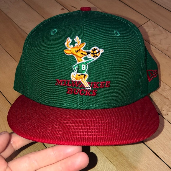 Never Worn Vintage Milwaukee Bucks 